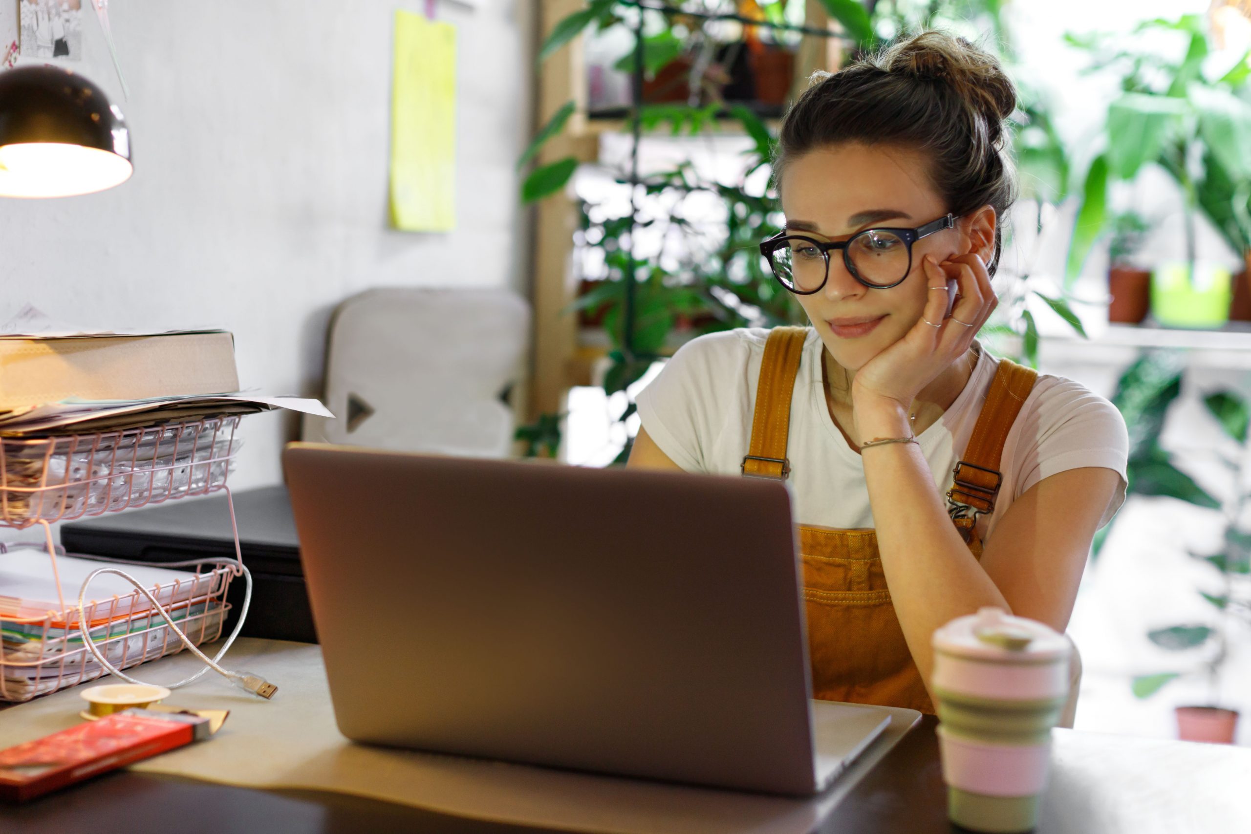 women at home on computer